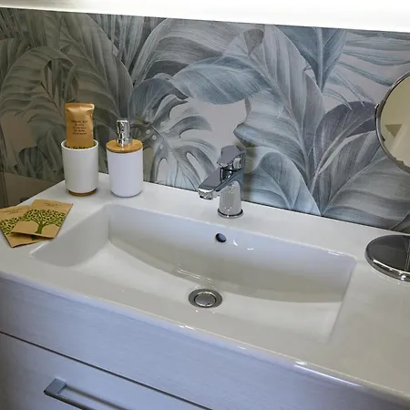 Paradisea Theatre Apartament *